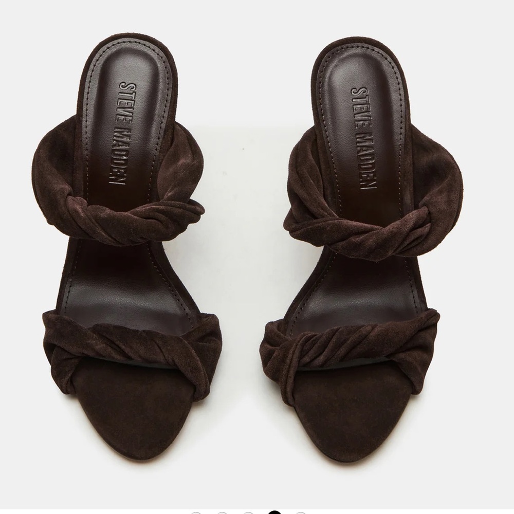 Steve Madden TROPHY heels!